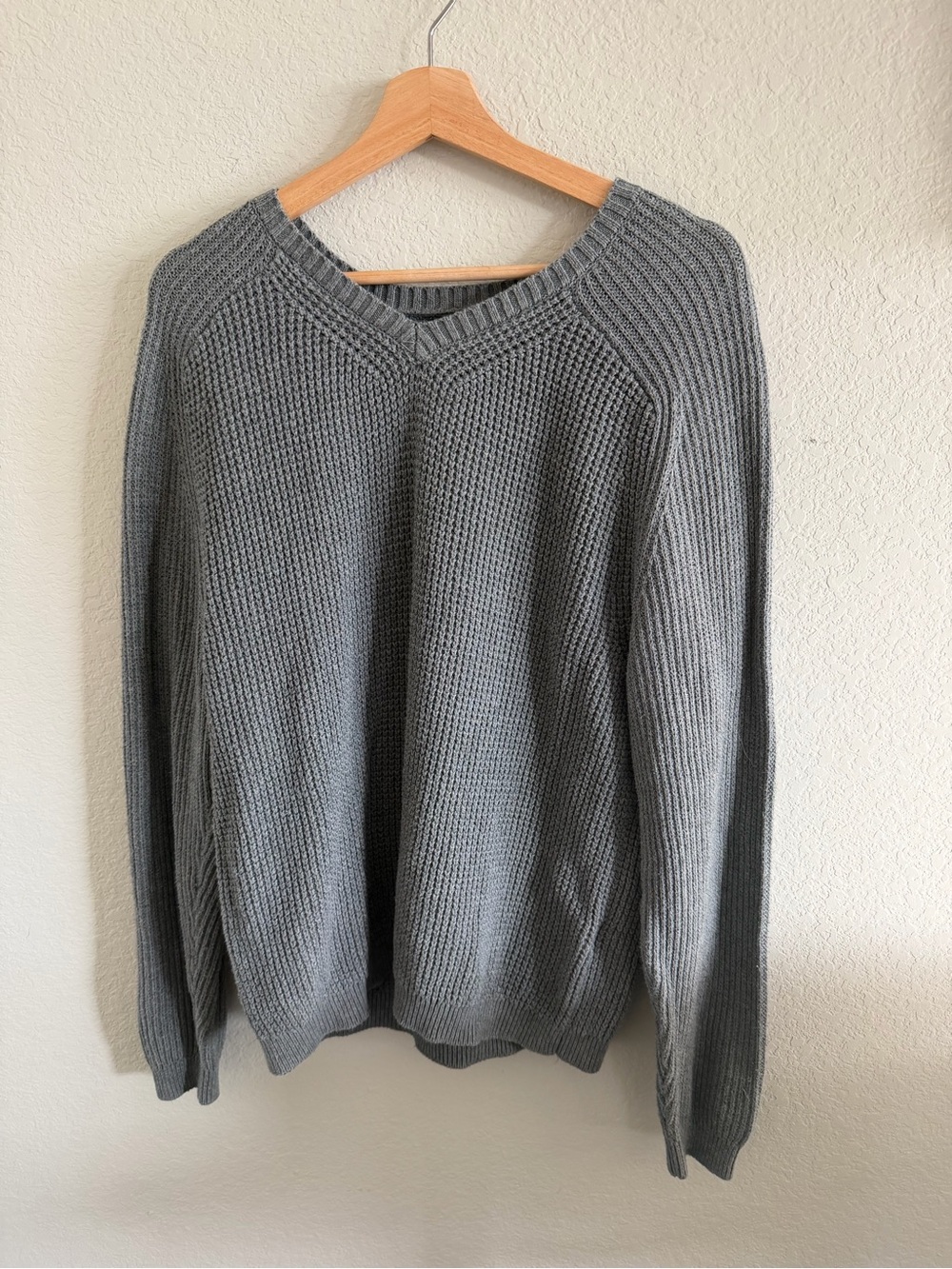 Lucky Brand Women's Gray V-Neck Knit Sweater
